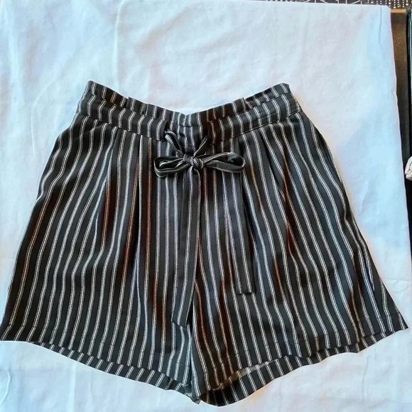 Dr2 Shorts - Medium - Picture 1 of 6